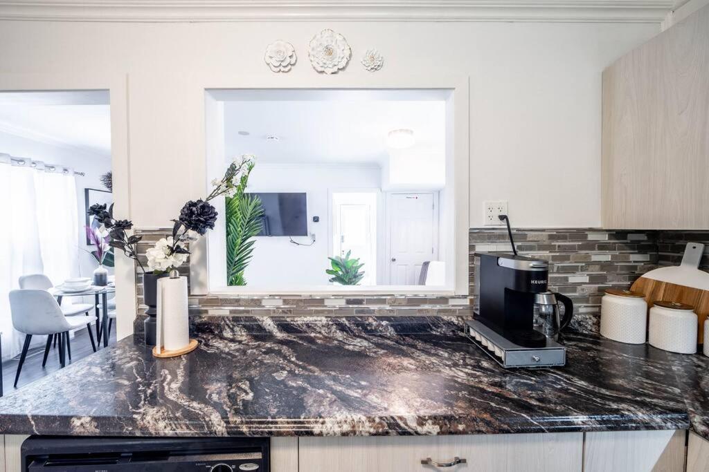 Luxury Stylish Home, Walk To Falls, Fire Pit&more Hébergement de vacances